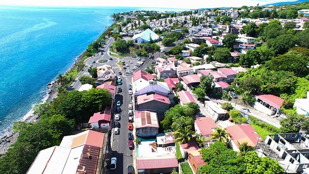 Vente Immeuble Immeuble Loft de 360 m² sur 3 niveaux – Basse-Terre centre-ville – Projet mixte habitation ou professionnel Basse terre