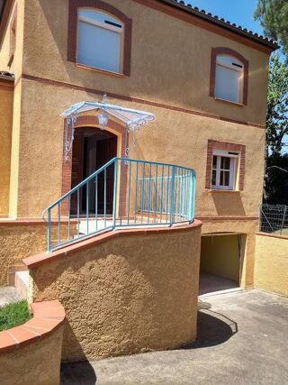  Maison à louer 6 pièces 200 m²