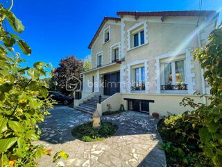  Maison  vendre 9 pices 240 m