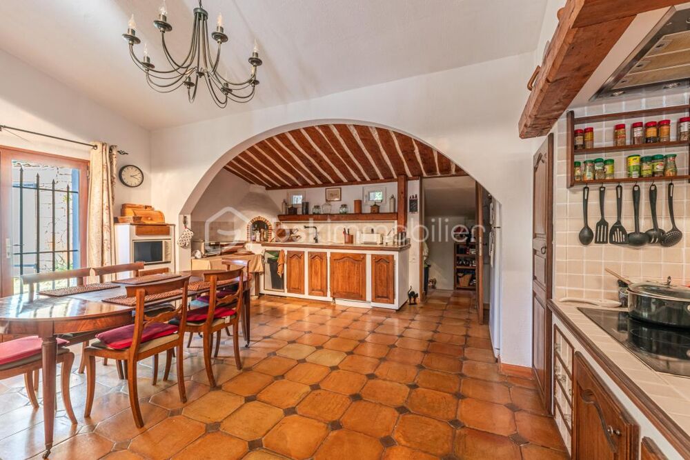 à vendre  Propriété/château Méounes-lès-Montrieux (83136)