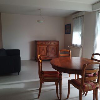  Appartement à louer 3 pièces 69 m²
