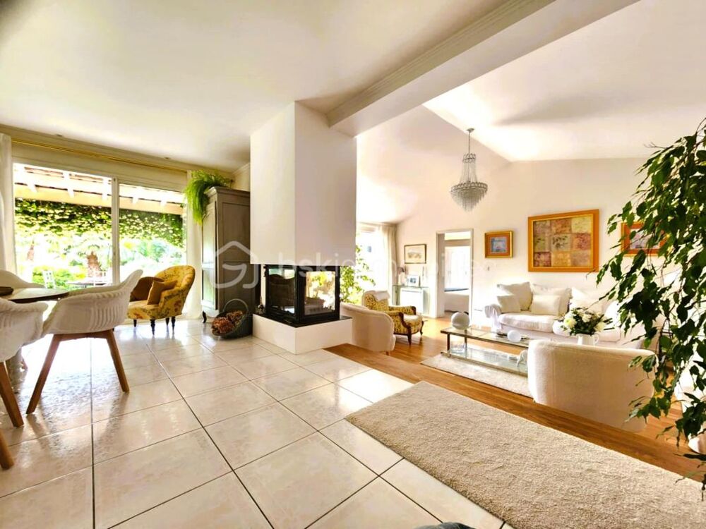 � vendre  Villa P�zenas (34120)