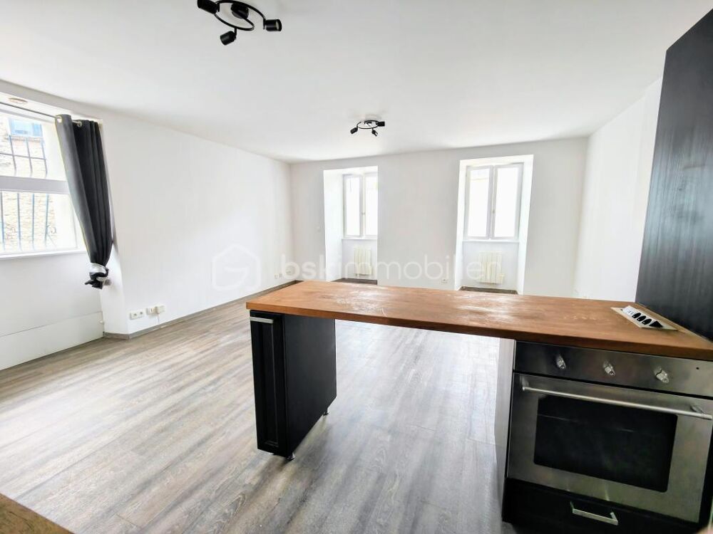 Appartement type studio rénové en rez de chaussée