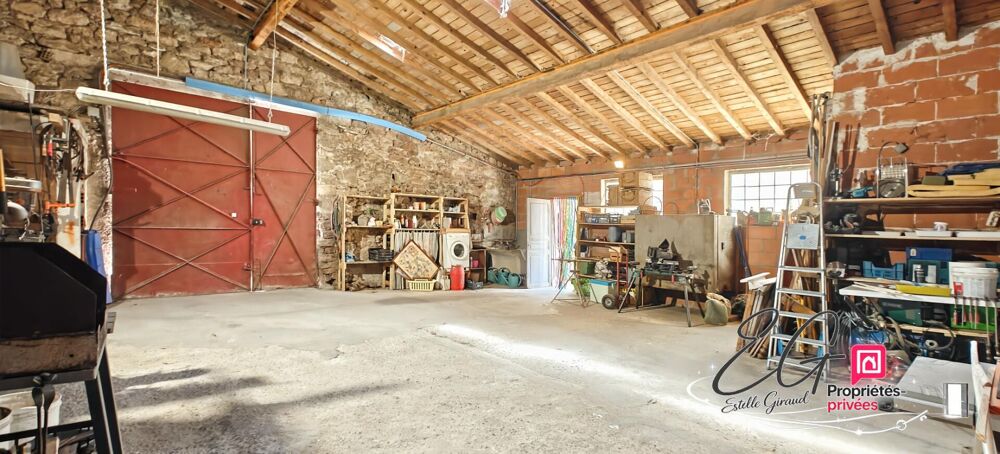 Maison de village de caractère avec cour intime et grand garage à Caunes-Minervois