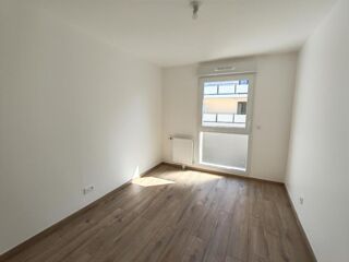  Appartement à louer 3 pièces 74 m²