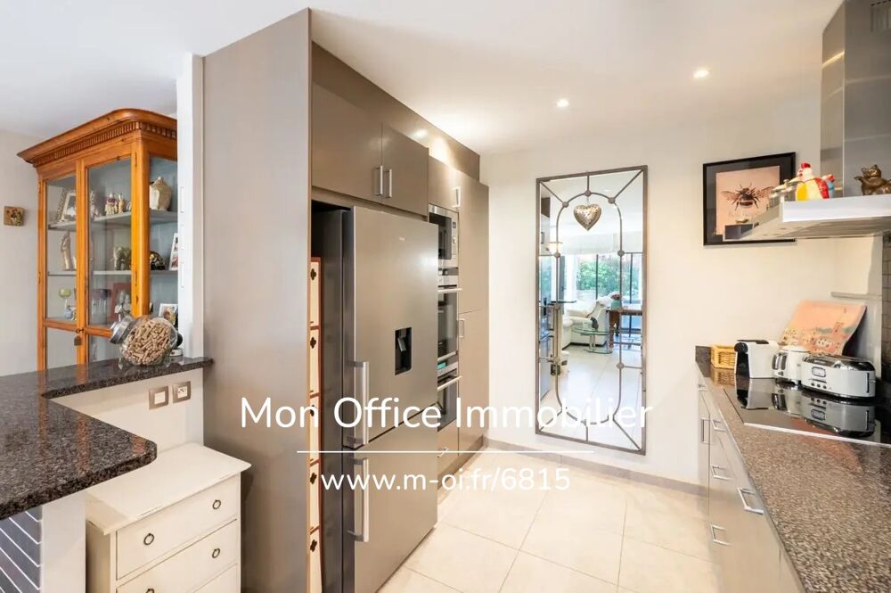 Vente Appartement Référence : 6815-SIC - Grand appartement avec magnifique jardin Saint raphael