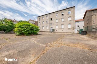  Immeuble à vendre 15 + pièces 702 m²