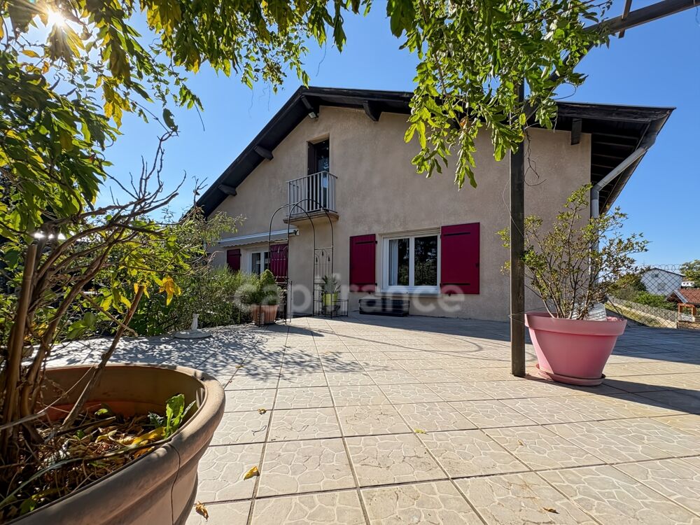 Vente Maison MAISON DE 211 M² – 5 CHAMBRES – SPA – GRANDS GARAGES ET DÉPENDANCES – TERRAIN DE 2 305 M² Mably