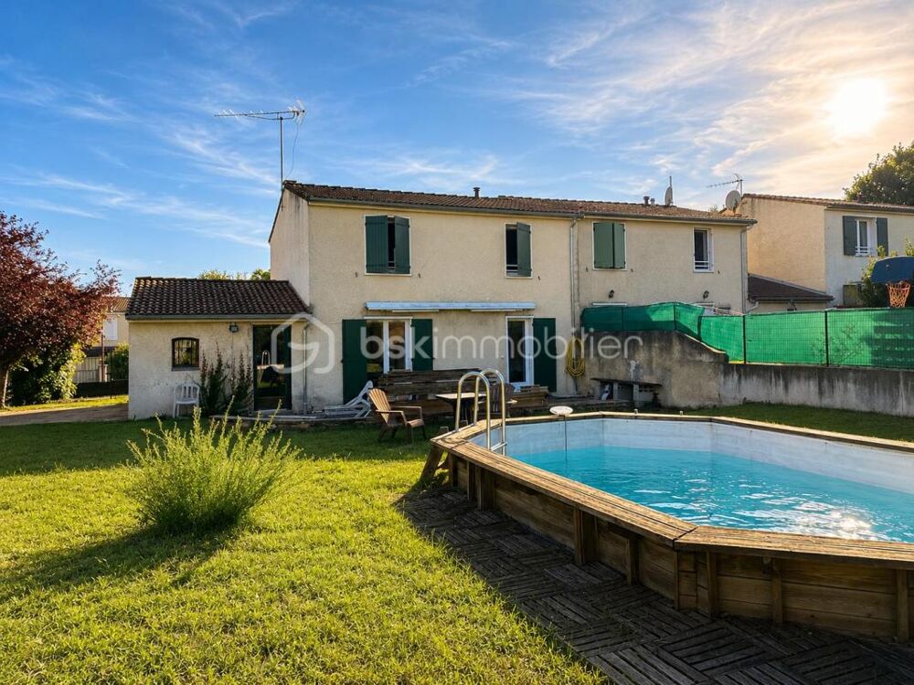 Vente Maison Grande maison familiale rénovée T6 124m² - piscine Genissieux