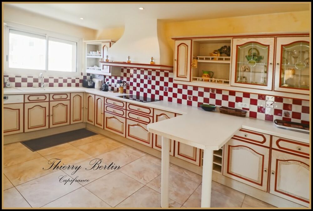 Vente Appartement Appartement à vendre 9 pièces FREJUS (83) Frejus