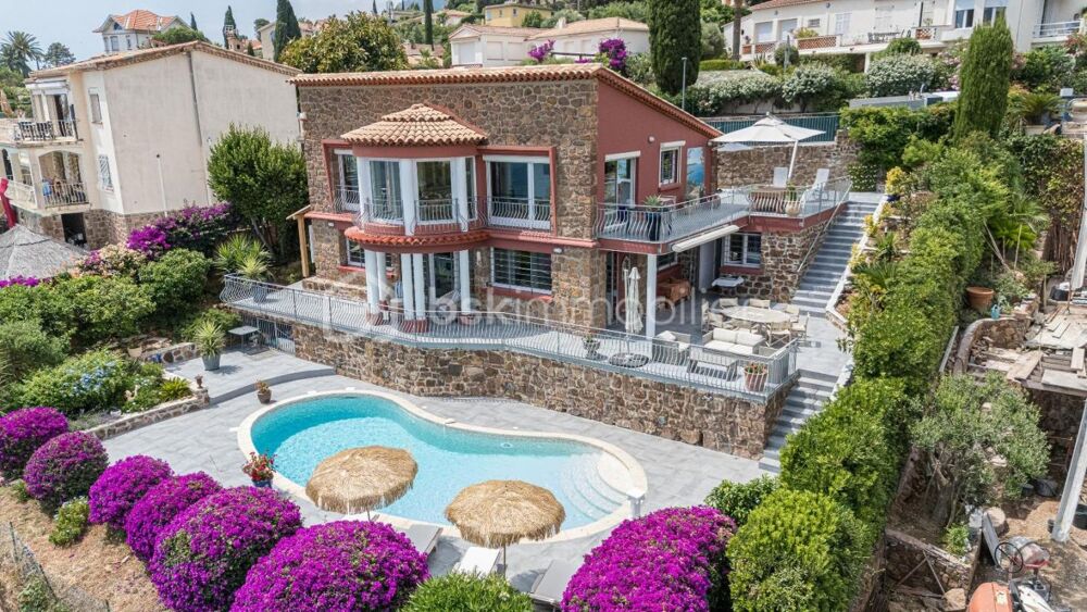 Superbe Maison rénovée de 219m2, 5 pièces, 4 chambres - Quartier du Trayas