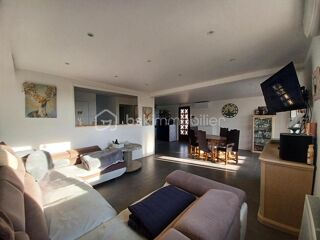  Maison  vendre 8 pices 207 m