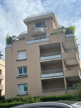  Appartement à louer 3 pièces 64 m²