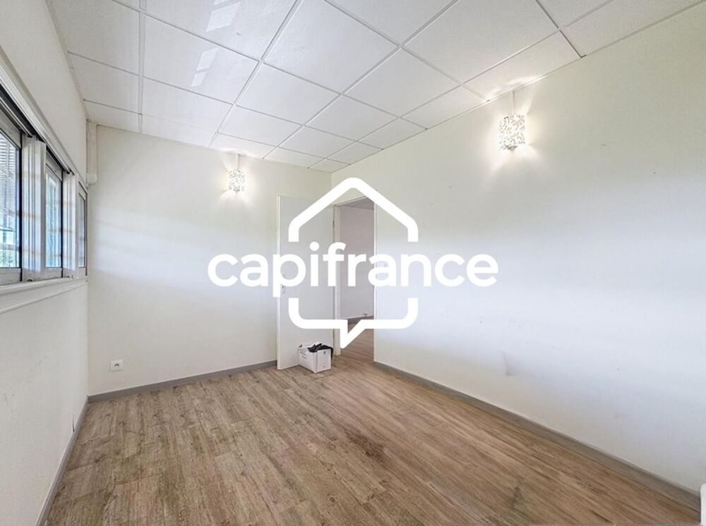  À LOUER – BUREAUX 56 m² – LE VILLAGE DE JARRY – BAIE-MAHAULT Baie mahault