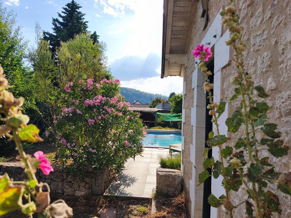 Maison début XXè, charme, jardin, piscine, centre ville de Périgueux à pied