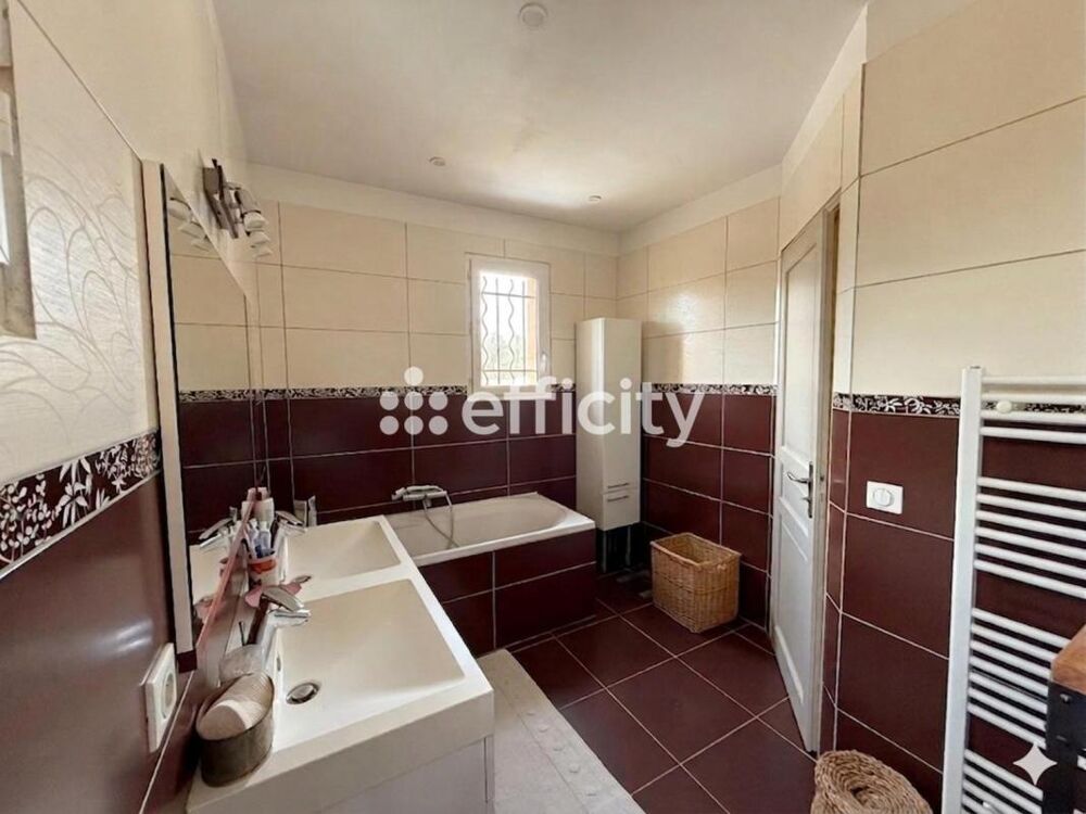 à vendre  Maison Nans-les-Pins (83860)
