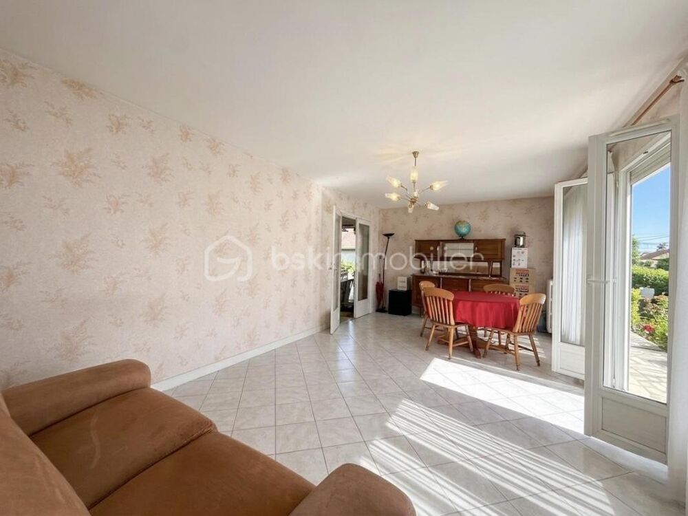 Terrain à bâtir 946 m²  Divisible en 2 Lots (20 m de façade totale)  GARE A PIED - RARE SUR LE SECTEUR