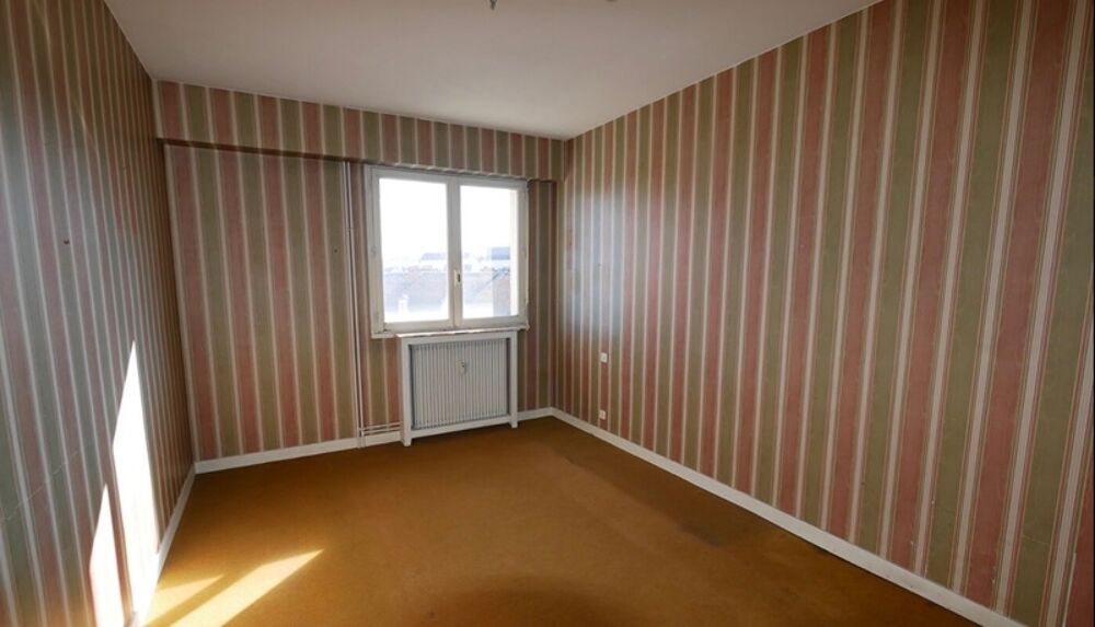 Vente Appartement Appartement T5 de 100 m² avec balcon, ascenseur, cave et stationnement – Fort potentiel à Limoges Limoges