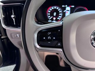 V90 T8 Twin Engine 303 + 87 ch Geartronic 8 Inscription 2019 occasion 77250 Moret Loing Et Orvanne