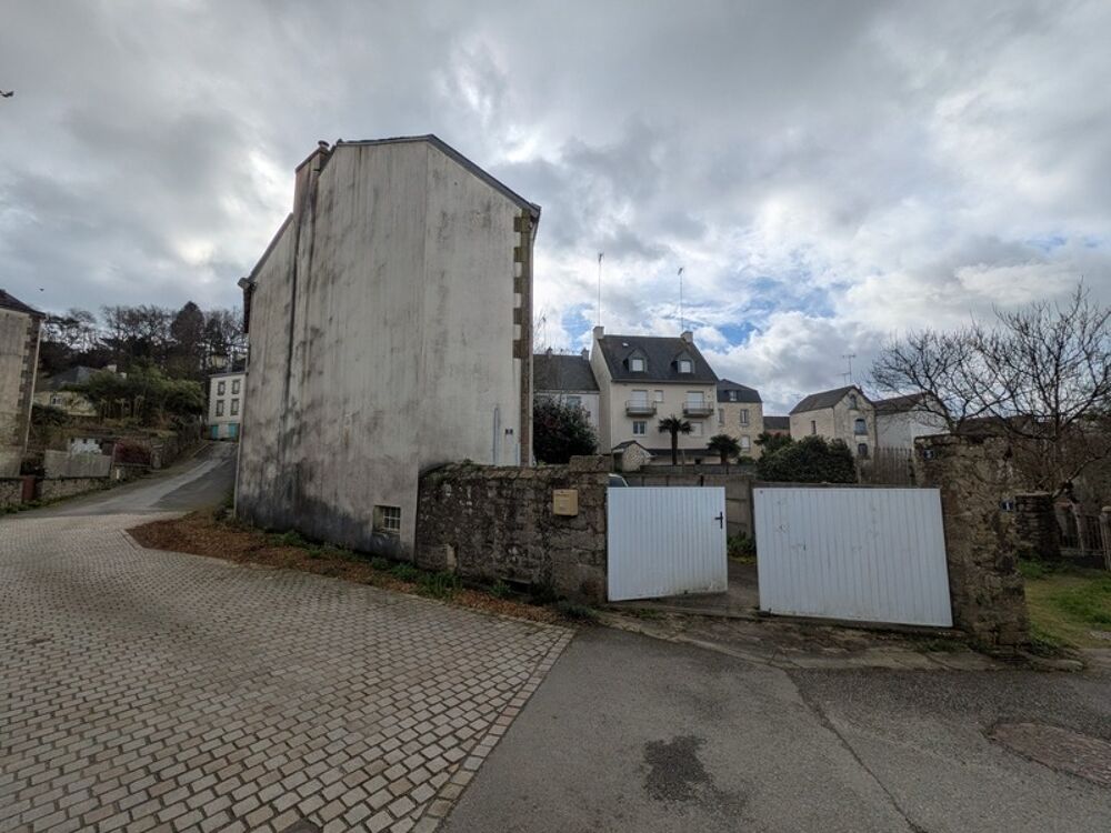 Guémené Sur Scorff centre ville maison de 3 pièces de 65m² parcelle de 186m²