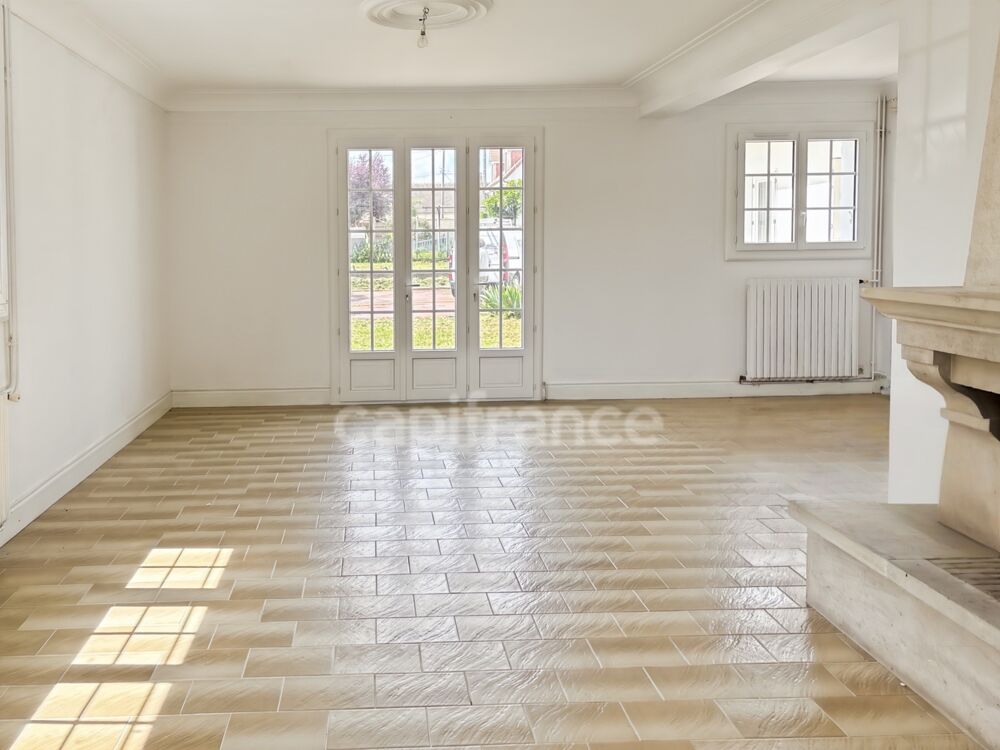 Vente Immeuble Maison avec local commercial à vendre centre ville SAVIGNE L'EVEQUE (72) Savigne l eveque