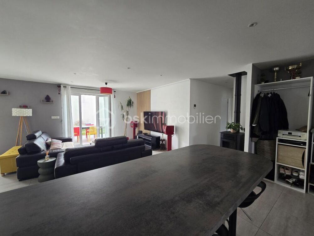 SAINT-GELAIS  MAISON 2014  80 M²  3 CHAMBRES