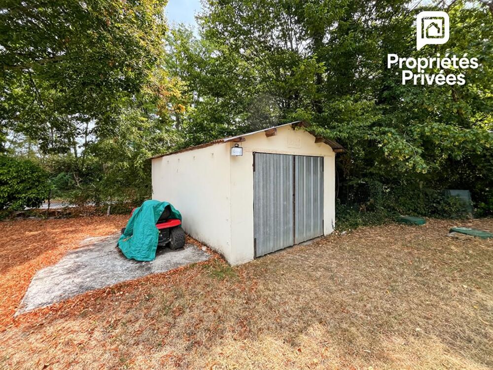 Maison à vendre à Orignolles, 161 m² habitables, dépendances, grand terrain de plus de 3 000 m²