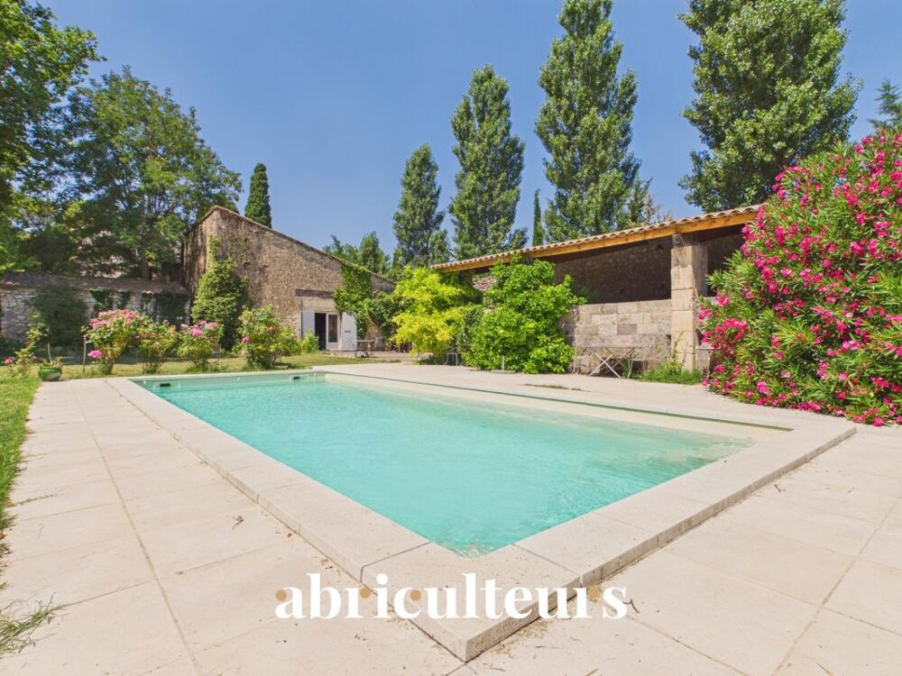 Mas provençal de 310 m² avec piscine et parc arboré de 7 880 m²  PNR des Alpilles