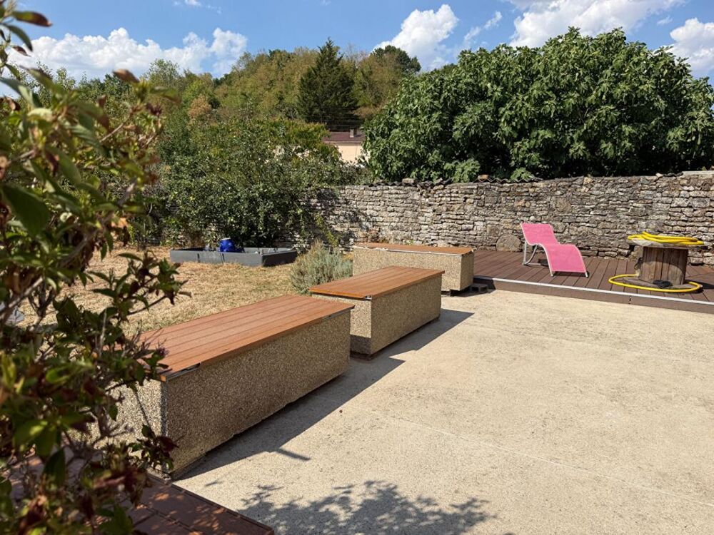 Vente Maison Maison Nanteuil 6 pièce(s) 161m2 Nanteuil