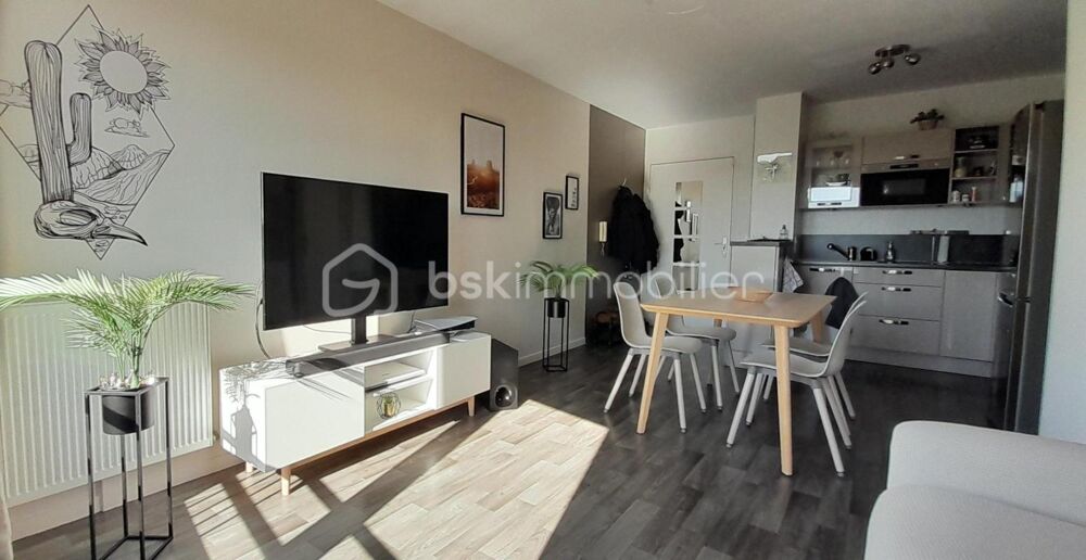 Vente Appartement À découvrir sans tarder – Appartement 2 pièces impeccable avec loggia, dans résidence de 2016 ! Fleury merogis