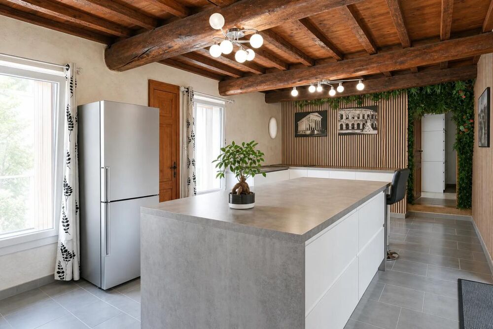 Vente Maison Maison 7 chambres louée en cœur de Clarensac Clarensac