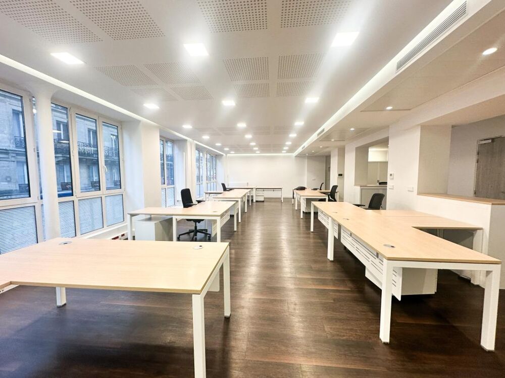   Bureaux lumineux entièrement rénovés, câblés et climatisés 