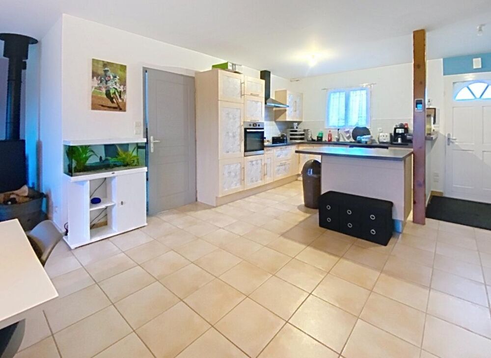 Maison à 5 minutes de GEMOZAC 5 pièces 118 m2 de plain pied avec grand garage
