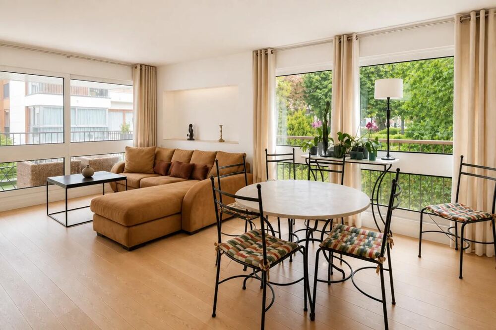 Le Chesnay-Rocquencourt  Résidence Parly II  Appartement familial 93 m² avec 3 chambres, loggia, box et cave