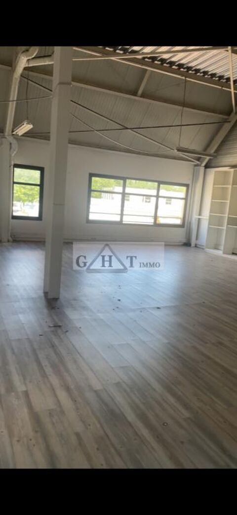 A VENDRE NEUILLY SUR MARNE 390M2 643000 93330 Neuilly sur marne