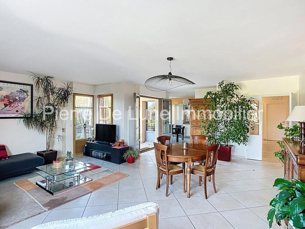 ST-DIDIER-AU-MONT-DOR  Appartement T6 de 136 m² avec jardin privatif de 234 m2 et terrasse