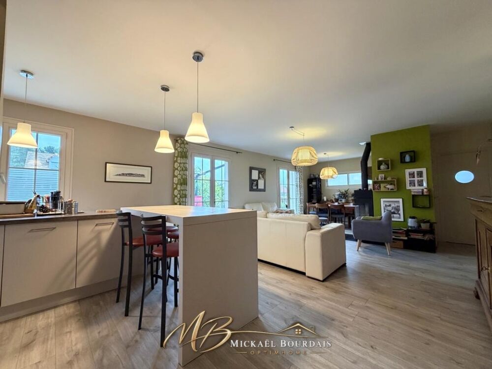 Vente Maison Maison familiale de 125 m² avec 5 chambres, grand sous-sol et deux terrasses – Brette-les-Pins Brette les pins