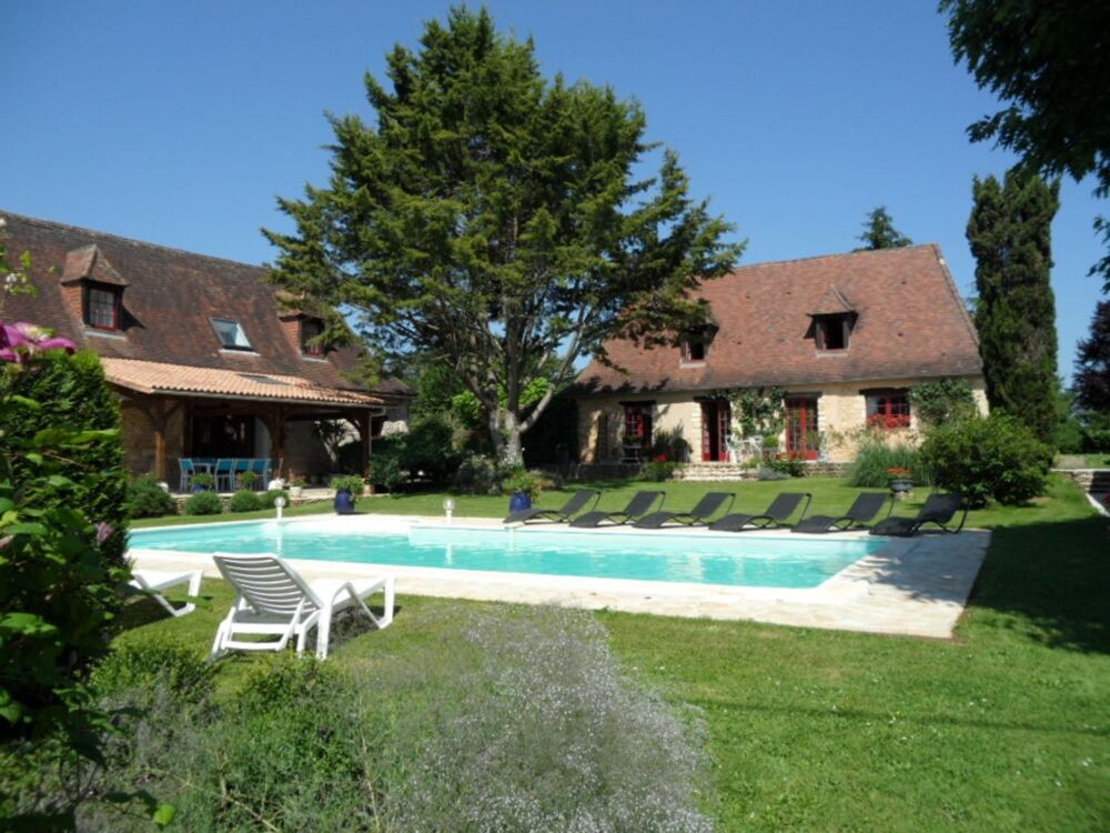 Maison 15 pièces 470 m² · à La Douze · 470 m² · 749 000 €