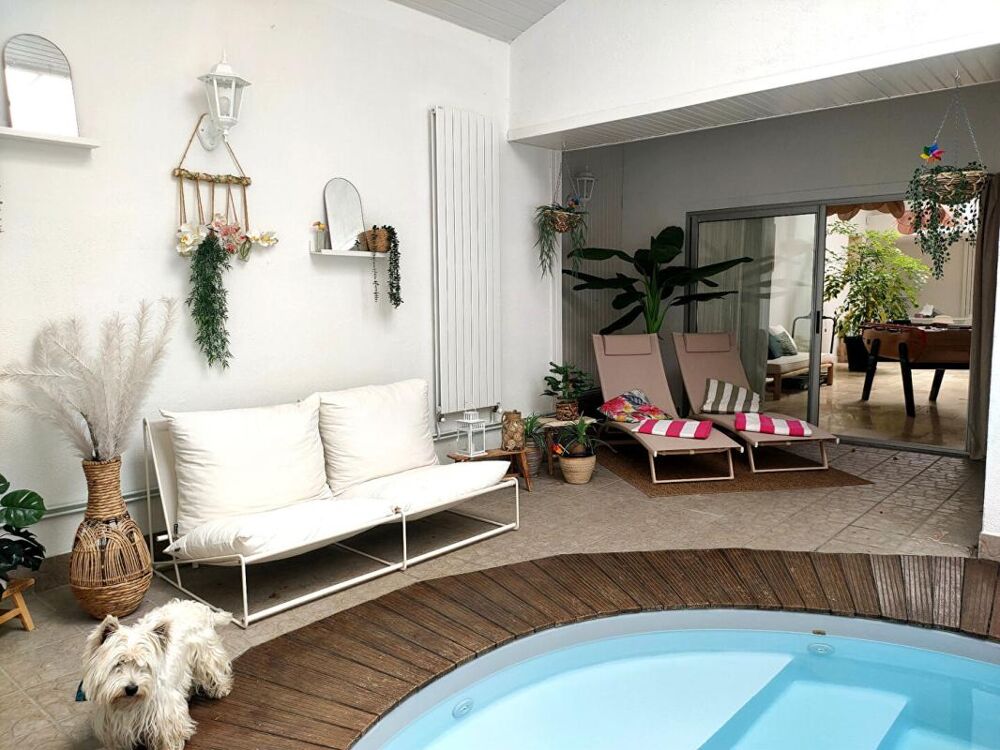 PROPRIETE - 350 m² - 9 PIECES - STUDIO AVEC PARC ET DEPENDANCES