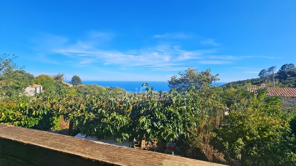 À vendre  Sari-Solenzara Maison vue mer panoramique et charme méditerranéen assuré ( vendu libre de toute occupation)