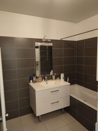 Appartement à louer 3 pièces 74 m²
