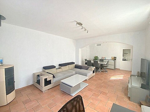   Maison familiale + LOCAL COMMERCIAL libre + dépendances et piscine Maison - 6 pièce(s) - 175 m²