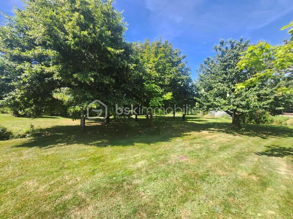 MAISON FAMILIALE AVEC SOUS-SOL COMPLET ET PARC ARBORÉ DE 3 047 m²