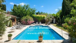  Maison à vendre 15 + pièces 630 m²