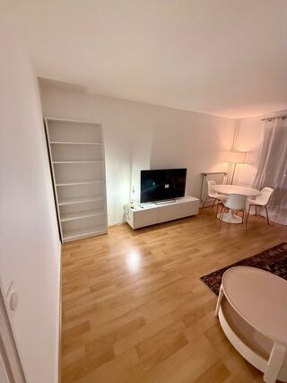  Appartement à louer 1 pièce 35 m²