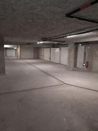  Parking / Garage � louer 