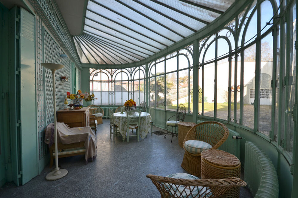 CHATEAU THIERRY (02) centre, à vendre grande maison bourgeoise de 400 m2 habitables avec bâtiment de 800 m2
