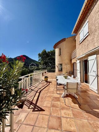  Maison � vendre 6 pi�ces 240 m�