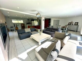  Proprit/chteau  vendre 11 pices 233 m