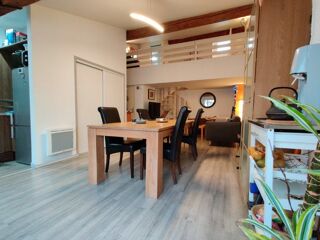  Appartement à louer 3 pièces 80 m²